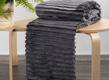 Koc 170x210 SOFT stalowy puszysty typu flano z wytłaczanym wzorem Design 91