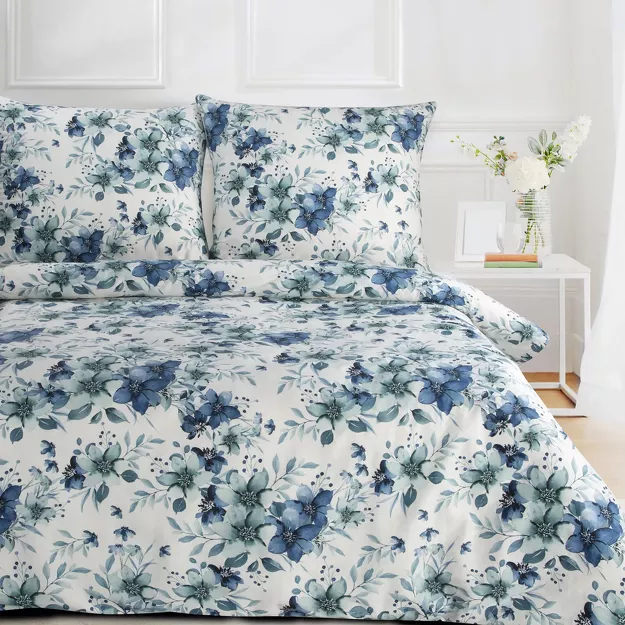 Pościel satynowa 140x200 SPRING 54 biała z niebieskim nadrukiem kwiatów
