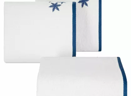 Ręcznik świąteczny 70x140 CAROL 1 biały z wyhaftowanymi gwiazdkami niebieskimi