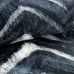 Pościel satynowa 140x200 SPRING 61 ciemny granat z wzorem geometrycznym z kolekcji Classic - 5