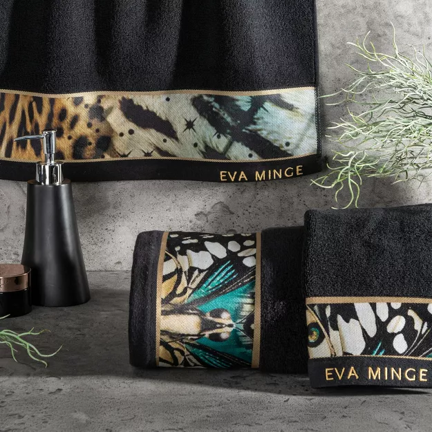 Ręcznik 70x140 EVA 15 Eva Minge czarny zdobiony bordiurą z designerskim wzorem w motyle z kolekcji Premium