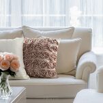 Poszewka welwetowa 45x45 ROSES 1 miętowa Eva Minge z aplikacją róż 3D - 4