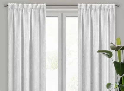 Firana na taśmie 140x270 LOARA biała z etaminy ze srebrnym nadrukiem paseczków