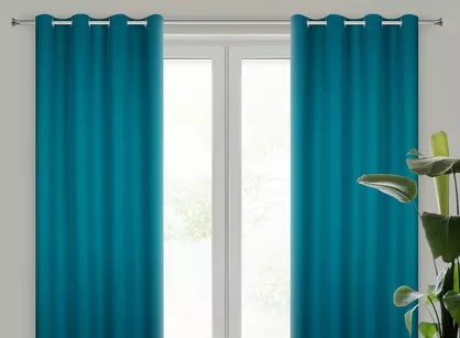 Zasłona na przelotkach 135x250 LOGAN zaciemniająca morska jednokolorowa z półmatowej tkaniny