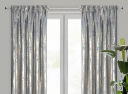 Zasłona na taśmie 140x270 RENIA welwetowa srebrna z szampańskim przecieranym wzorem