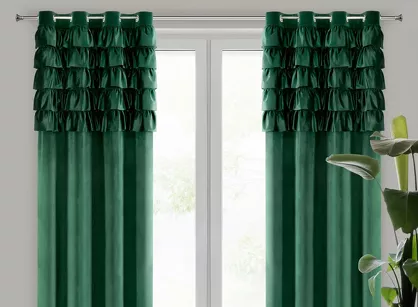 Zasłona na przelotkach 140x250 AURA welwetowa ciemna zieleń jednokolorowa zdobiona w górnej części falbanami