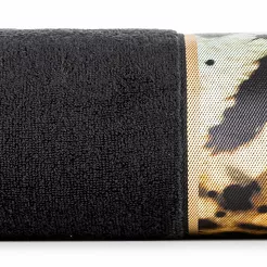 Ręcznik 50x90 EVA 15 Eva Minge czarny zdobiony bordiurą z designerskim wzorem w motyle z kolekcji Premium