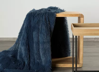 Koc na fotel futrzany 70x160 TIFANY 1 granatowy jednokolorowy puszysty z kolekcji Design 91