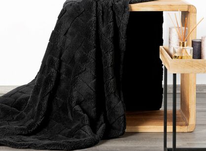 Koc 200x220 CARO czarny puszysty typu flano z wytłaczanym wzorem Design 91