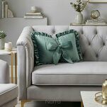 Poduszka welwetowa z wypełnieniem 35x55 KOKARDA 2 miętowa obszyta falbaną - 2