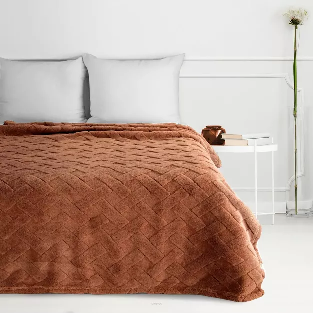 Koc 170x210 CARO ceglany puszysty typu flano z wytłaczanym wzorem Design 91