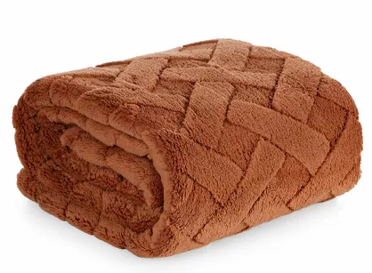 Koc 170x210 CARO ceglany puszysty typu flano z wytłaczanym wzorem Design 91