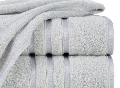 Ręcznik bawełniany 30x50 MADI srebrny z błyszczącą bordiurą w pasy