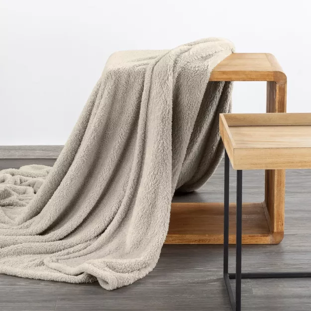 Koc 150x200 LORI beżowy puszysty jednokolorowy z kolekcji Design 91