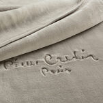 Koc akrylowy 160x240 CLARA 1 Pierre Cardin ciemny beż jednokolorowy z wyhaftowanym logo - 5