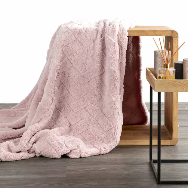 Koc na fotel 70x160 CARO różowy puszysty typu flano z wytłaczanym wzorem Design 91