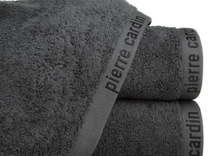 Ręcznik 50x90 EVI Pierre Cardin stalowy zdobiony bordiurą w kolorze ręcznika z logo marki
