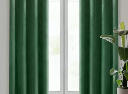 Zasłona gotowa na przelotkach 215x250 MELANIE welwetowa ciemna zieleń o aksamitnej strukturze