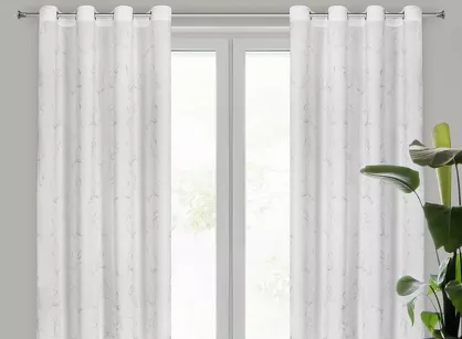 Zasłona na przelotkach 140x250 EMILI biała z szyfonu ze srebrnym nadrukiem marmurku