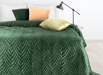 Narzuta welwetowa 170x210 LUIZ 6 ciemna zieleń pikowana w powtarzalny wzór