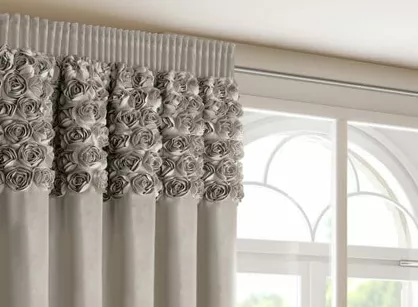 Zasłona na taśmie 140x270 ROSES 13 Eva Minge welwetowa beżowa aplikacja róż 3D