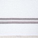 Ręcznik 70x140 FILON biały zdobiony bordiurą w prążki z połyskującą srebrną nicią - 2