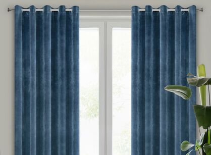 Zasłona na przelotkach 140x250 VILLA welwetowa granatowa o aksamitnej strukturze