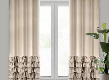 Zasłona na przelotkach 140x250 DANI welwetowa beżowa jednokolorowa zdobiona w dolnej części falbanami