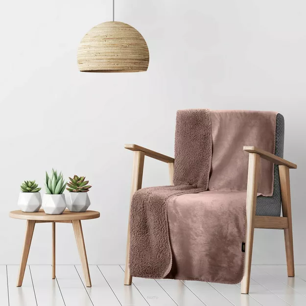 Koc na fotel jednokolorowy 70x160 TEDY mocha imitujący buklę