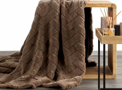 Koc 170x210 CARO ciemny brąz puszysty typu flano z wytłaczanym wzorem Design 91