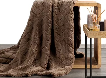 Koc 170x210 CARO ciemny brąz puszysty typu flano z wytłaczanym wzorem Design 91