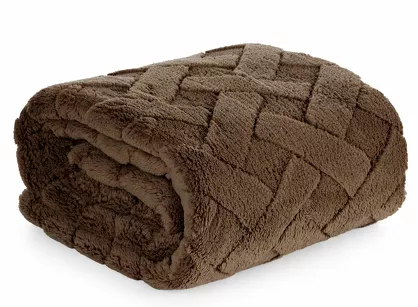 Koc 170x210 CARO ciemny brąz puszysty typu flano z wytłaczanym wzorem Design 91