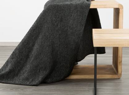 Koc na fotel bawełniany 70x160 AMBER czarny o strukturze wafla Design 91