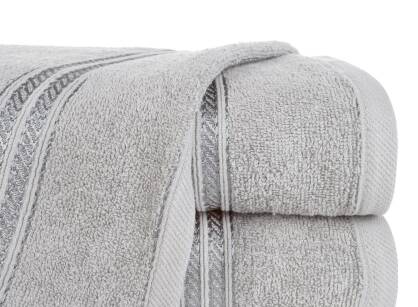 Ręcznik bawełniany 70x140 LORI srebrny z delikatną bordiurą z błyszczącą nicią 