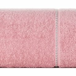Ręcznik 50x90 SUZI pudrowy z kontrastującą stebnowaną bordiurą w delikatne paseczki 500 g/m2