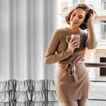 Zasłona na przelotkach 140x250 DANI welwetowa srebrna jednokolorowa zdobiona w dolnej części falbanami - 9