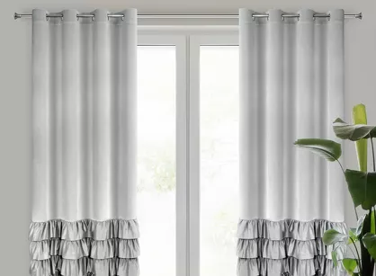 Zasłona na przelotkach 140x250 DANI welwetowa srebrna jednokolorowa zdobiona w dolnej części falbanami