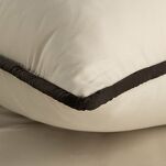 Pościel z makosatyny 220x200 LUNARA beżowa brązowa z ozdobnym sznurem pasmanteryjnym - 4