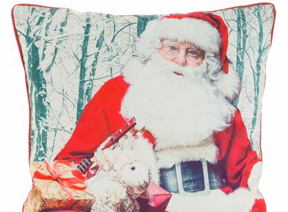 Poszewka świąteczna 45x45 133 welwetowa czerwona z Mikołajem i owieczką obszyta lamówką