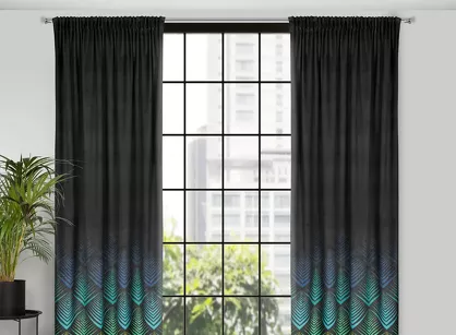 Zasłona na taśmie 140x270 ANGELINA welwetowa czarna z geometrycznym turkusowym nadrukiem