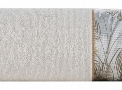 Ręcznik 30x50 EVA 17 Eva Minge beżowy zdobiony bordiurą z botanicznym wzorem w liście z kolekcji Premium