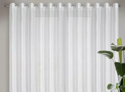 Firana na przelotkach 300x250 SIBEL biała ze srebrnym nadrukiem drobnych rombów