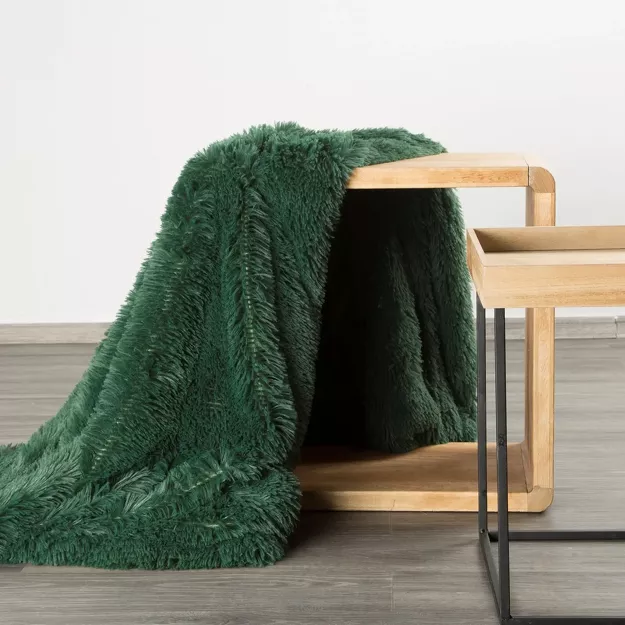 Koc futrzany 170x210 TIFANY 1 ciemna zieleń jednokolorowy puszysty z kolekcji Design 91