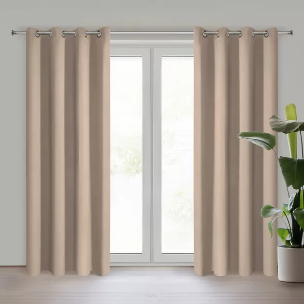Zasłona na przelotkach 135x250 LOGAN zaciemniająca beżowa jednokolorowa z półmatowej tkaniny