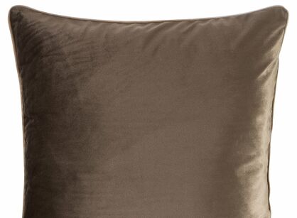 Poszewka welwetowa 60x60 GAJA 2 jednokolorowa ciemny brąz obszyta lamówką