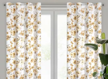 Zasłona na przelotkach 140x250 CAREN zaciemniająca biała z beżowym kwiatowym nadrukiem