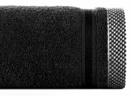 Ręcznik 70x140 ABBIE czarny z żakardową błyszczącą bordiurą w pasy z delikatną krateczką 500 g/m2