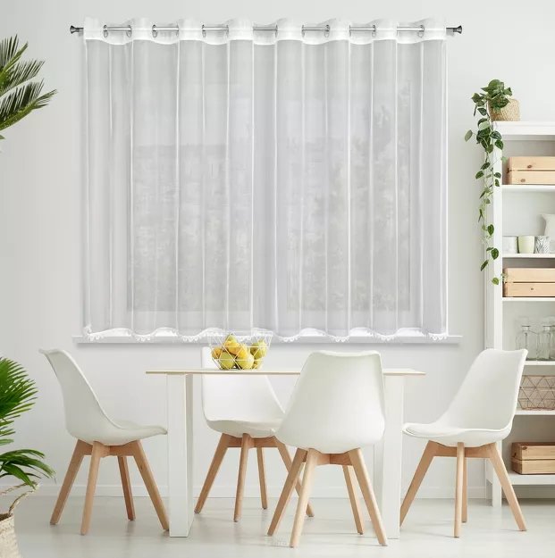 Firana gotowa na przelotkach 300x145 MAYA biała z siateczki z ozdobną koronką