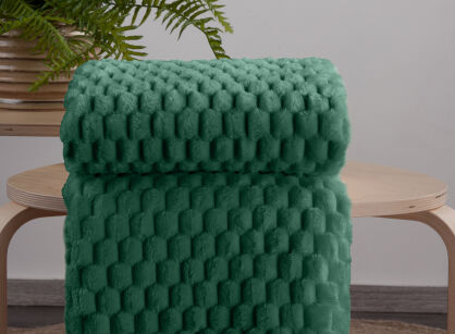 Koc na fotel 70x160 CINDY 6 ciemna zieleń puszysty w drobny wzór Design 91