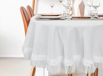 Obrus okrągły fi 150 JASPER biały wykończony wyrazistymi frędzlami z kolekcji Premium